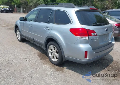2013 Subaru Outback 2.5I Premium z USA, uszkodzony, nr VIN 4S4BRCCC9D3236717